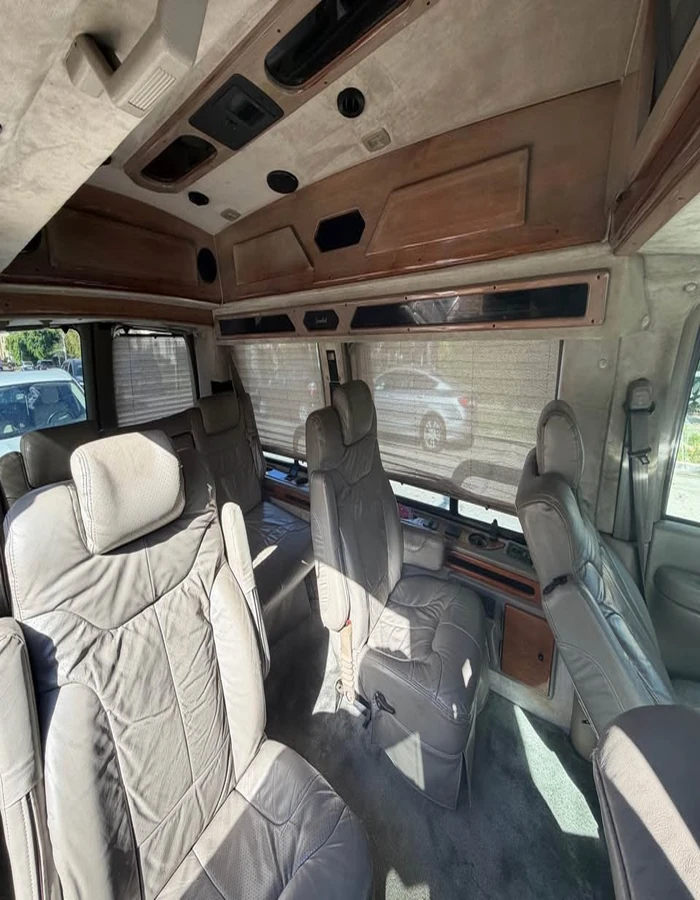1999-GMC-savana-500-passenger-Explorer
