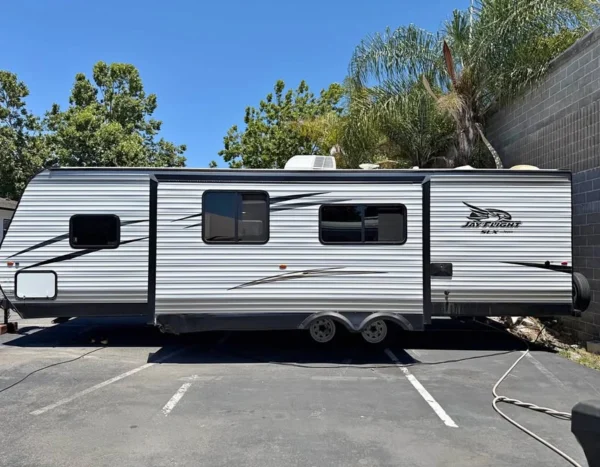 2017-Jayco-30ft-travel-trailer-with-bunkbed