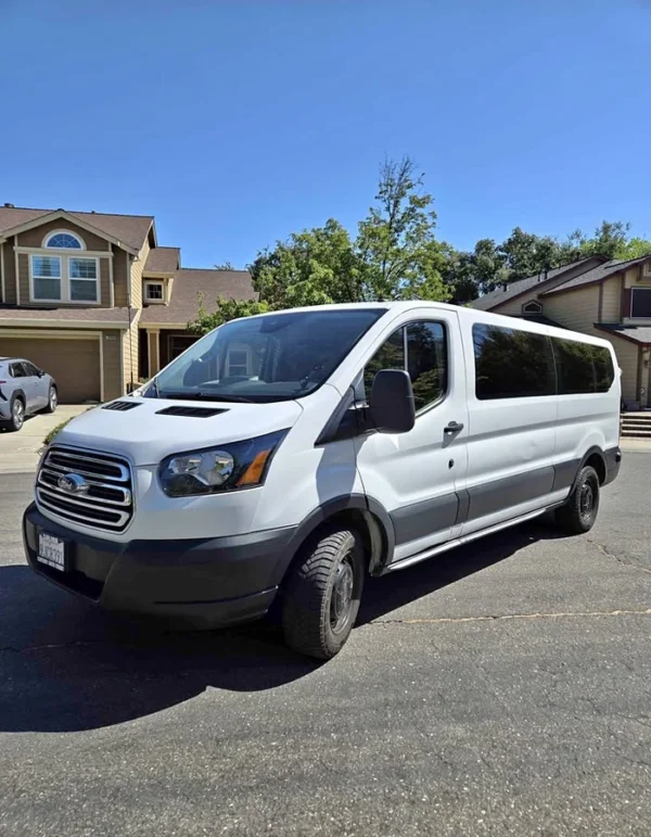 2019-Ford-transit-350-passenger-van-XLT