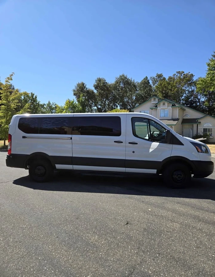 2019-Ford-transit-350-passenger