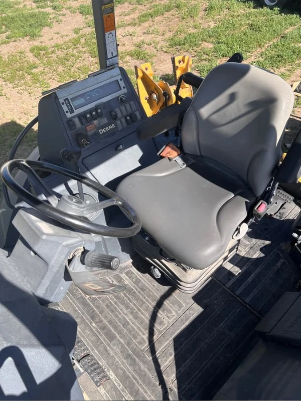 2019-JohnDeere-310L-backhoe