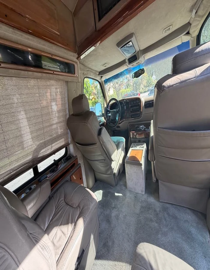 GMC-savana-500-passenger-Explorer-conversion