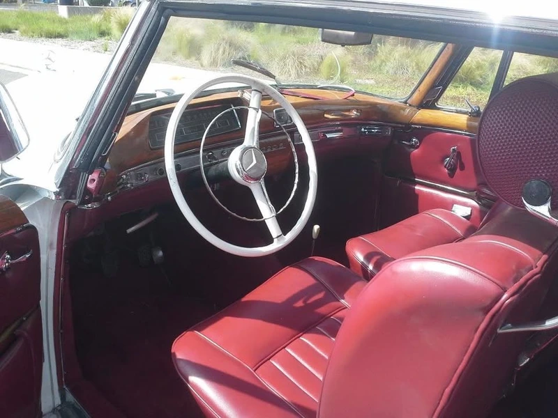 1959-Mercedes-Benz-220s