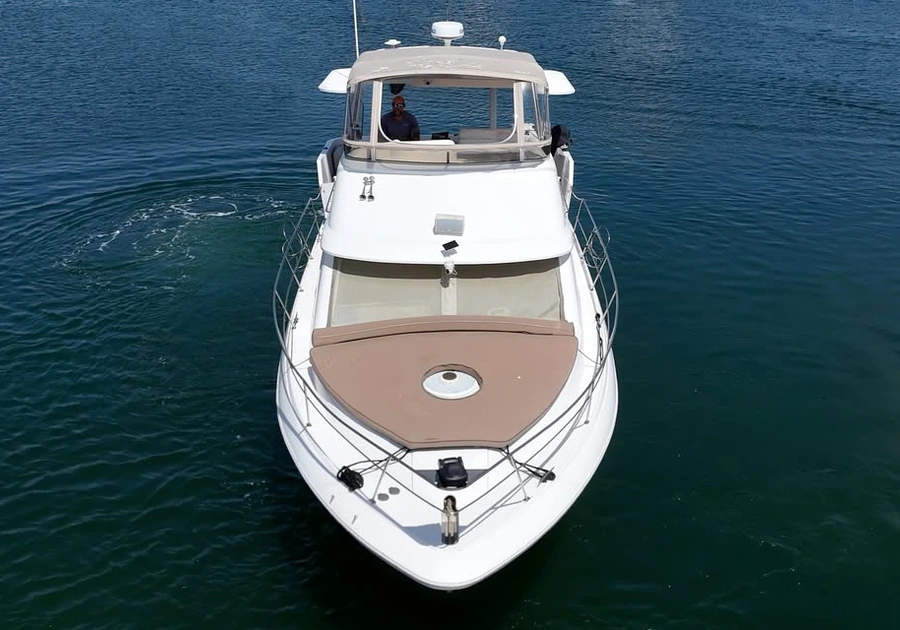 1996-Cruisers-Yachts