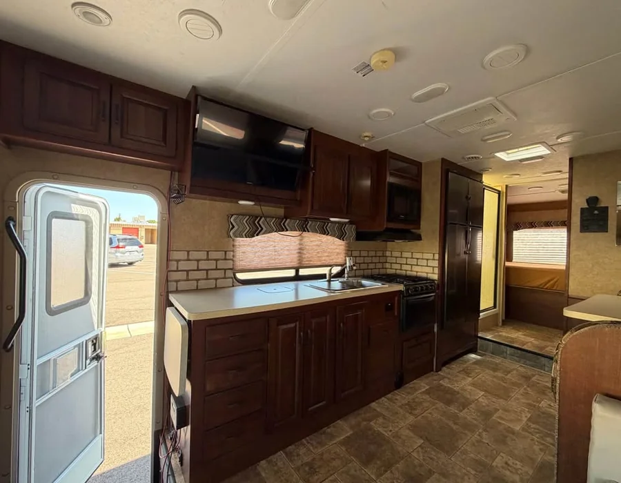2015-Rv-motorhome-C