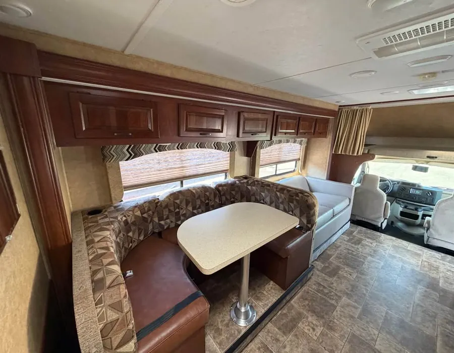 2015-Rv-motorhome-class-C