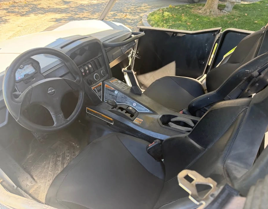 2016-CanAm-Commander-800