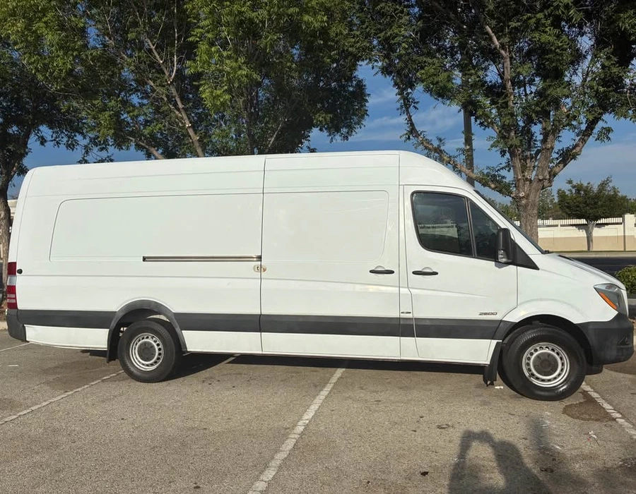2016-Mercedes-Benz-Sprinter-2500