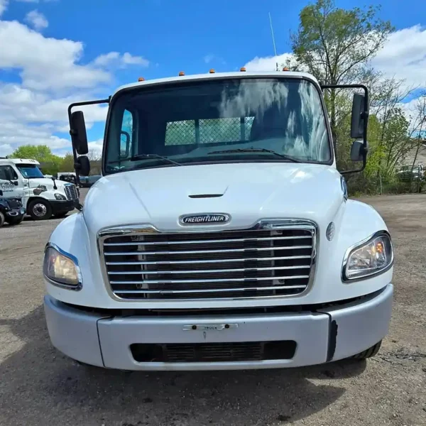 2019-Freightliner-towing-truck