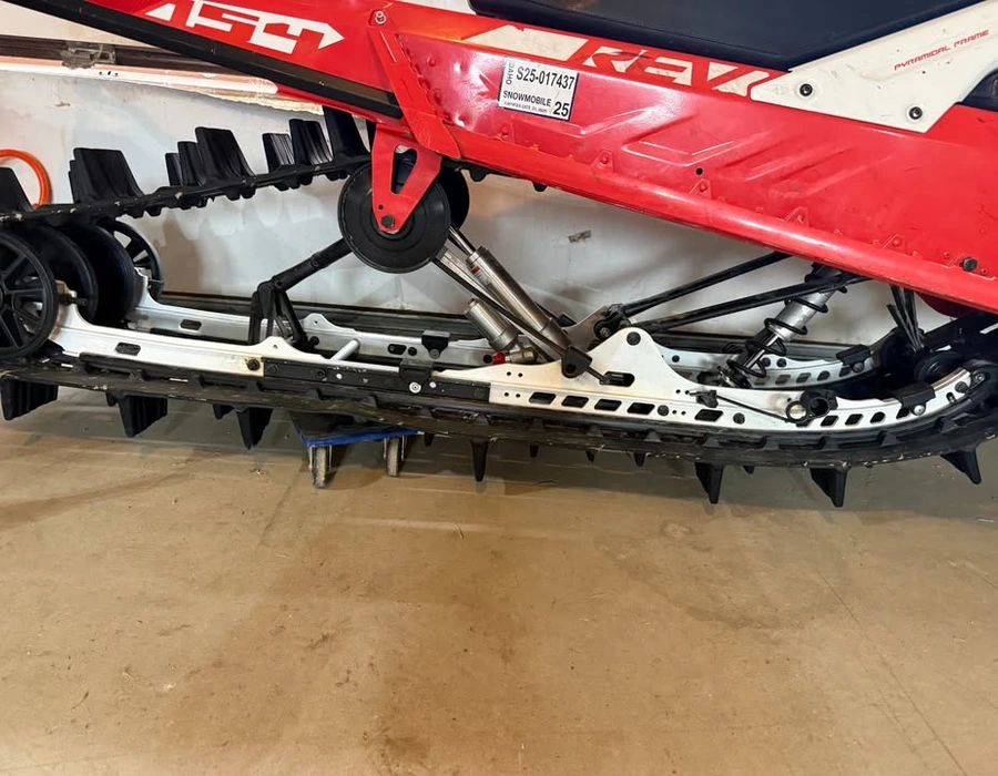2020 Ski Doo summit x expert 154 - Image 4
