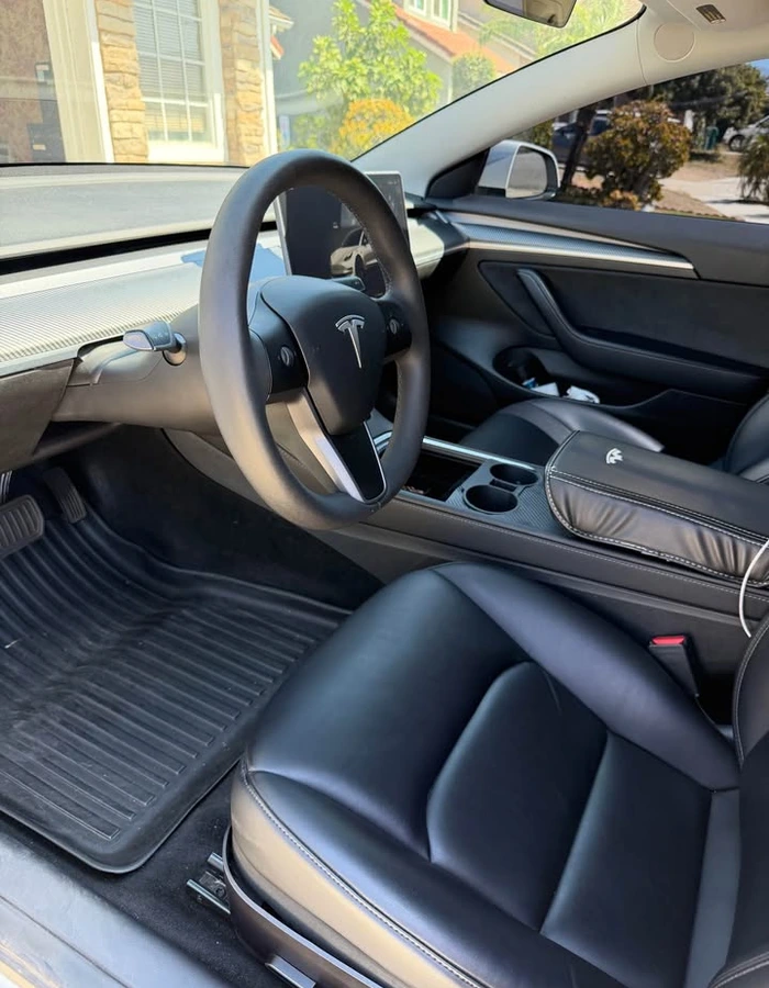 2022-Tesla-model-3-Standard-Range-Plus-Sedan