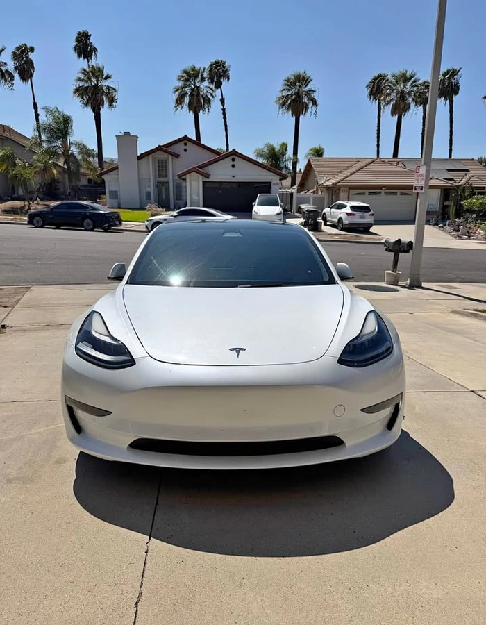 2022-Tesla-model-3-Standard-Range