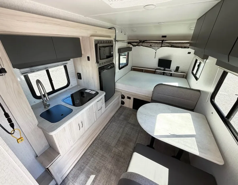2022-Winnebago-Hike-Trailer-rv