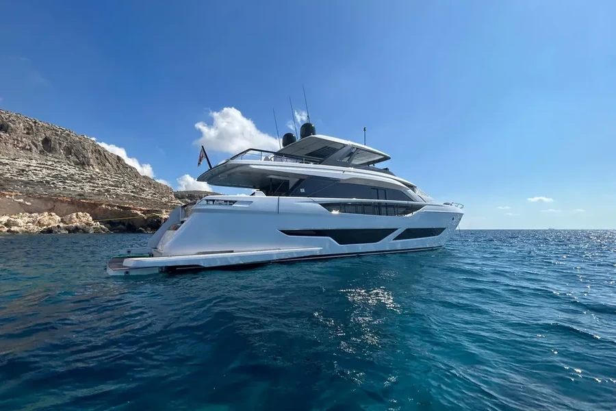 2023-Ferretti860