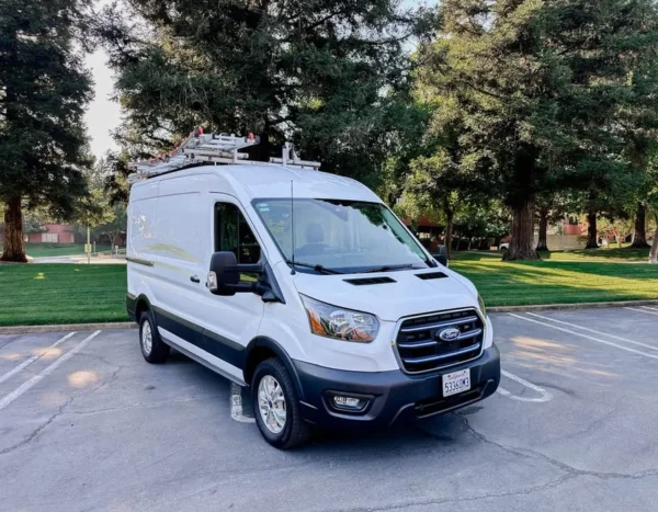 2023-Ford-transit-350-Medium-Roof