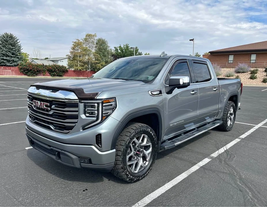 2023-GMC-Sierra-1500-Crew-Cab-SLT