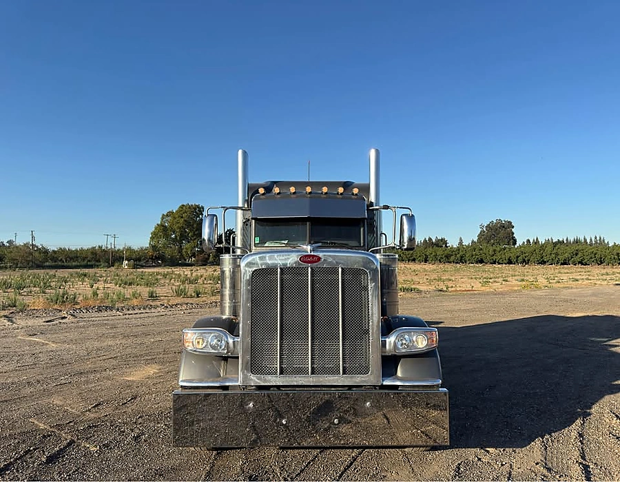 2023-Peterbilt-t389-truck