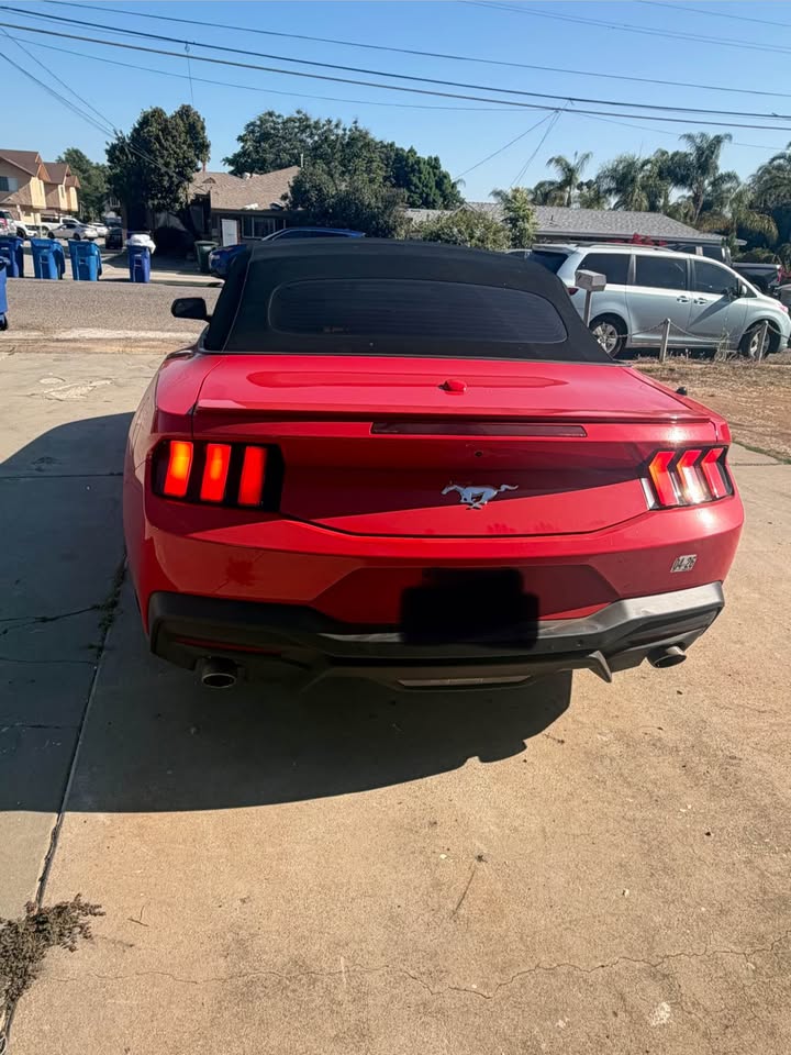2024-Ford-mustang-EcoBoost-Premium