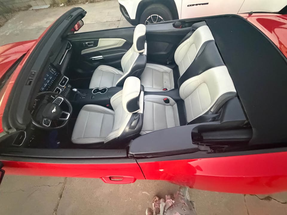 2024-Ford-mustang-EcoBoost