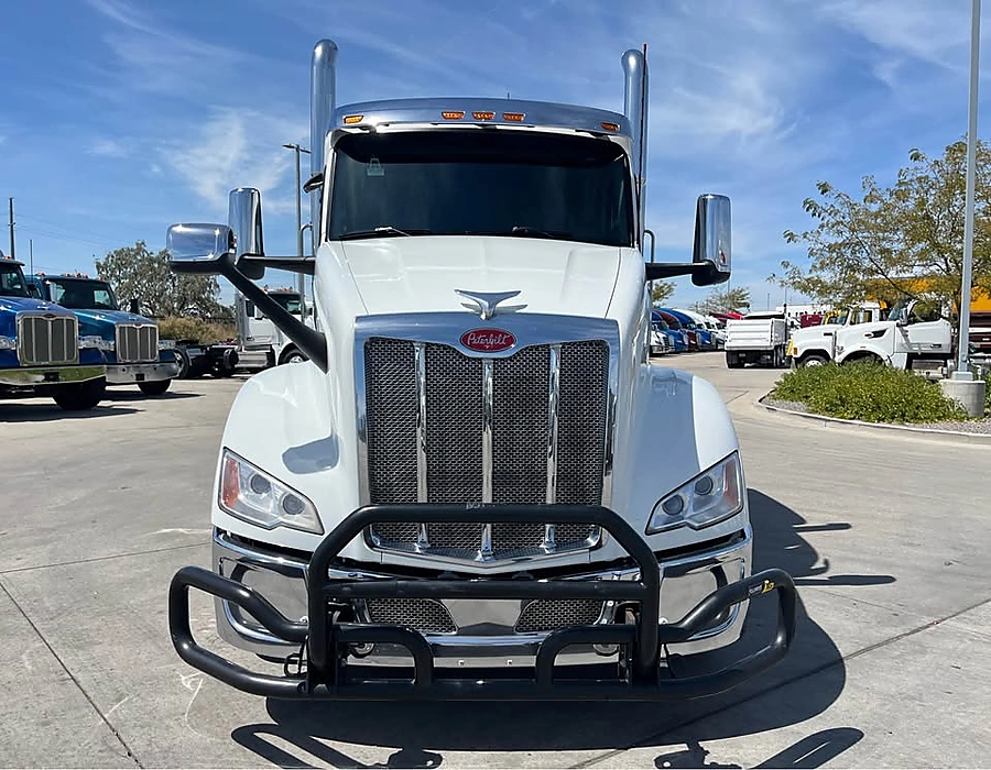 2024-Peterbilt-579-truck