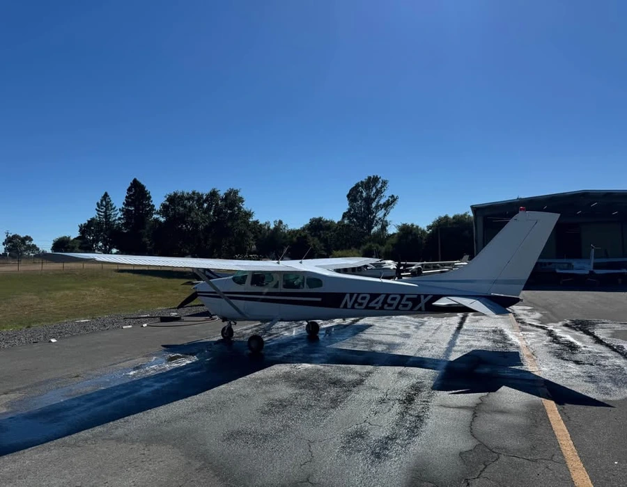 Airplanes-Cessna-210a