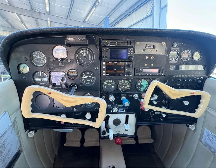 Cessna-210a