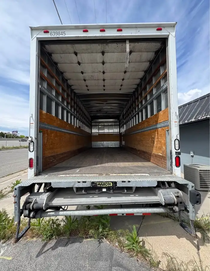 Freightliner-m2-106-plus