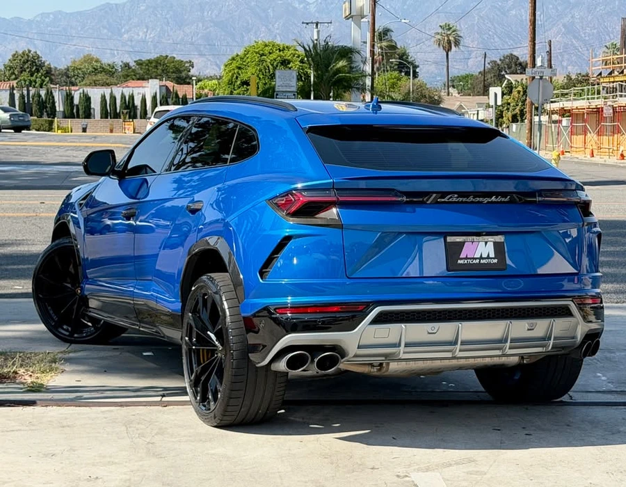 Lamborghini-urus-sport