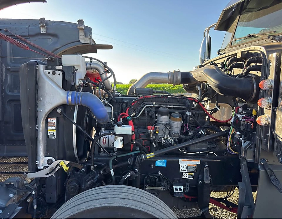 Peterbilt-t389-truck