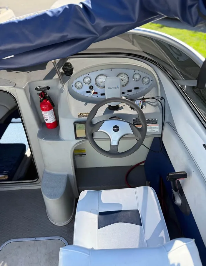 2007-Bayliner-Discovery