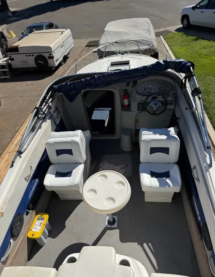 Bayliner-Discovery-210