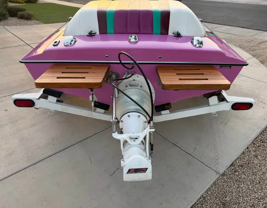 Ultra jet boat